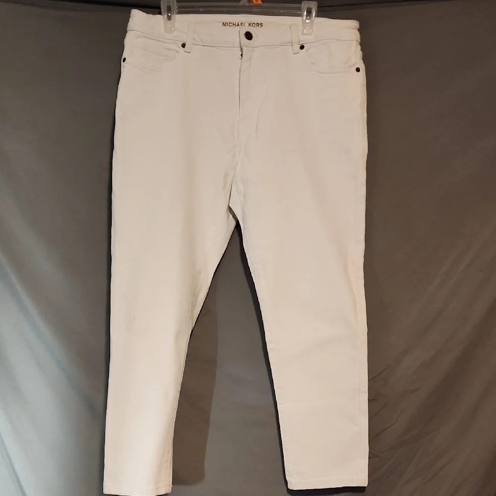 Michael Kors White Capris with Smooth Finish